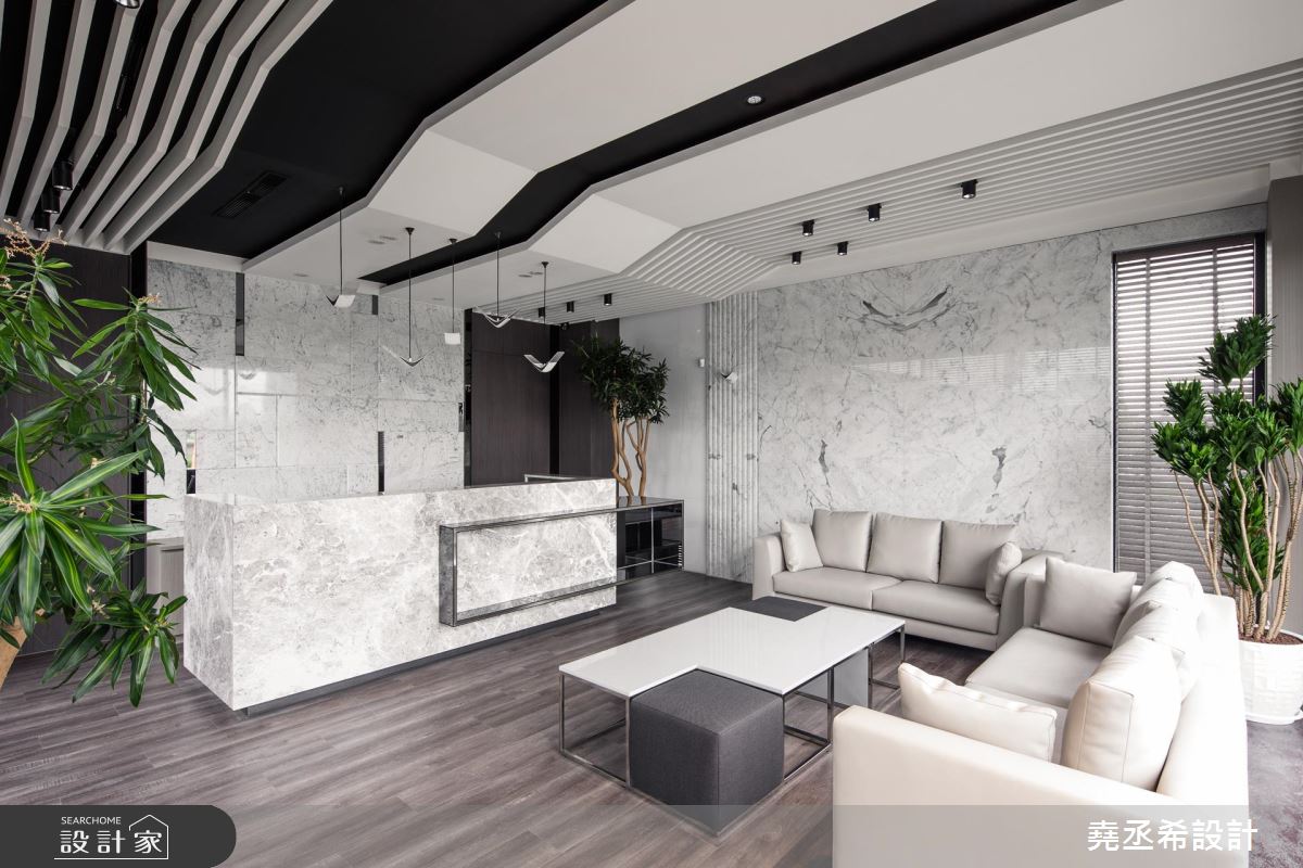 這不是豪宅客廳！用創意線與面，打造現代風新潮辦公室