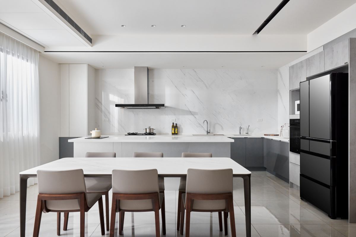 親子共廚的簡約整體廚房！去蕪存菁的設計讓生活簡單幸福