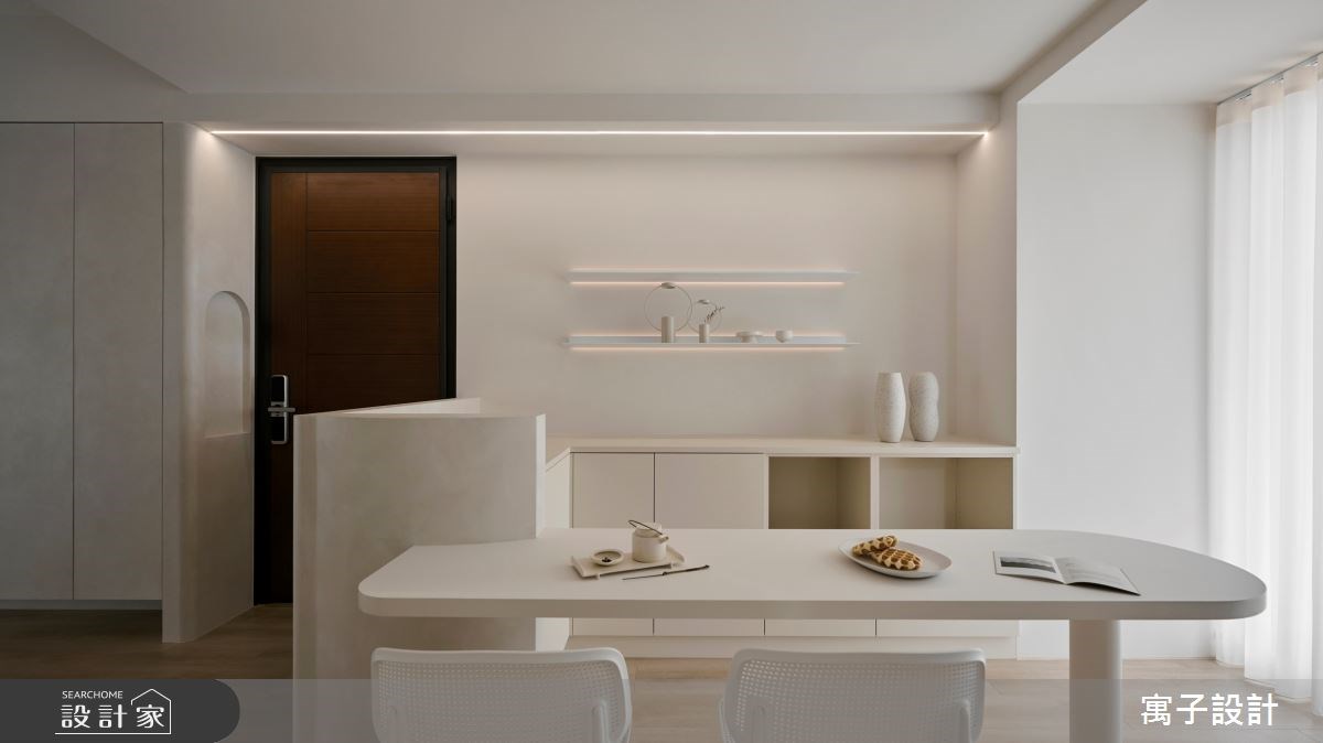 用臥榻取代沙發更好！進口塗料 x 弧形曲線柔化北歐風空間，入住像牛奶霜...