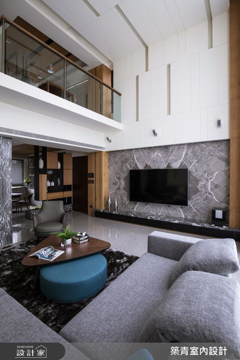 住進全機能現代風透天別墅 坐享好採光x挑高視野 