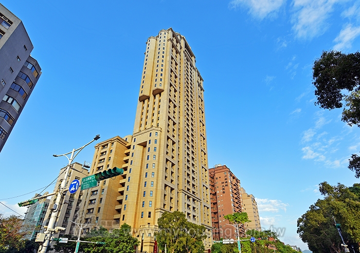 北市單價200萬豪宅 增添新成員