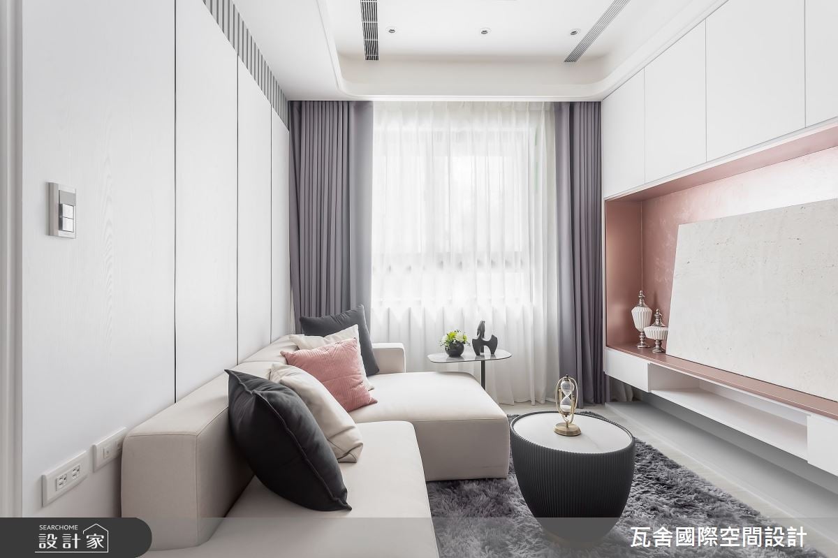 時尚色彩擦亮現代風尚宅！玫瑰金電視牆、橘色餐椅，替富秩序的簡約宅邸...