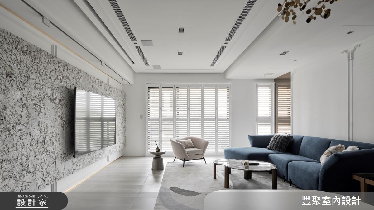 一天的美好，從百葉窗日光灑落開始！獨立優雅的美式風，擁有寬敞客廳、...