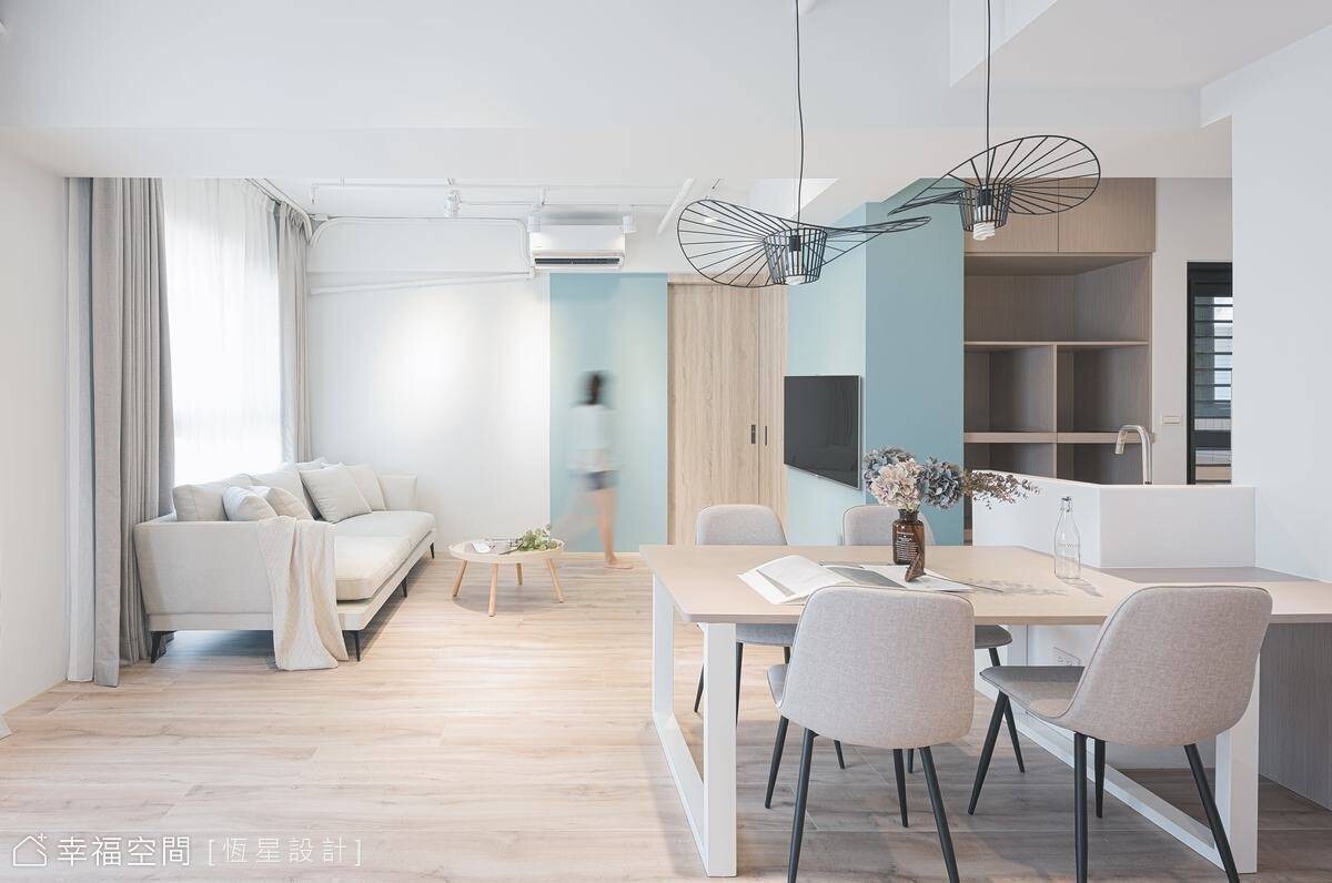 兩個人一隻狗 我們就是一個家