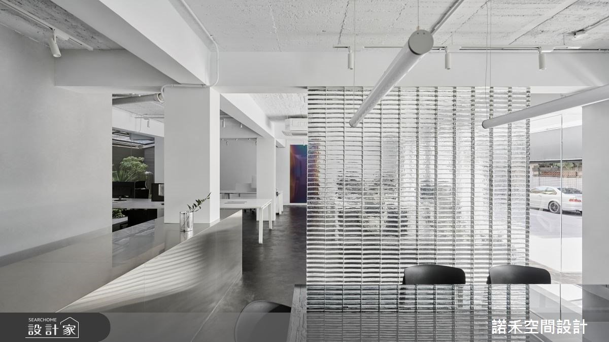 循光影生活！現代設計把老屋改造成理想的工作場域