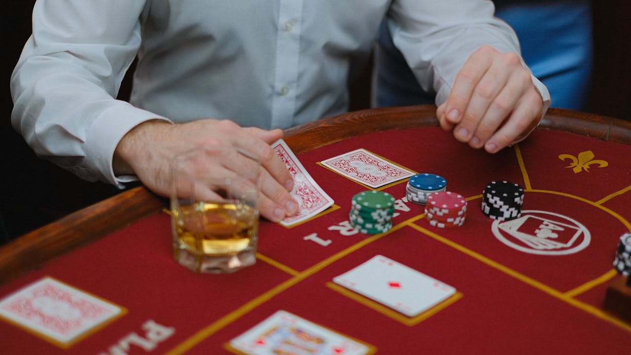 男友月薪10萬又體貼！ 論及婚嫁才知「有未爆彈」 網急勸：分了吧