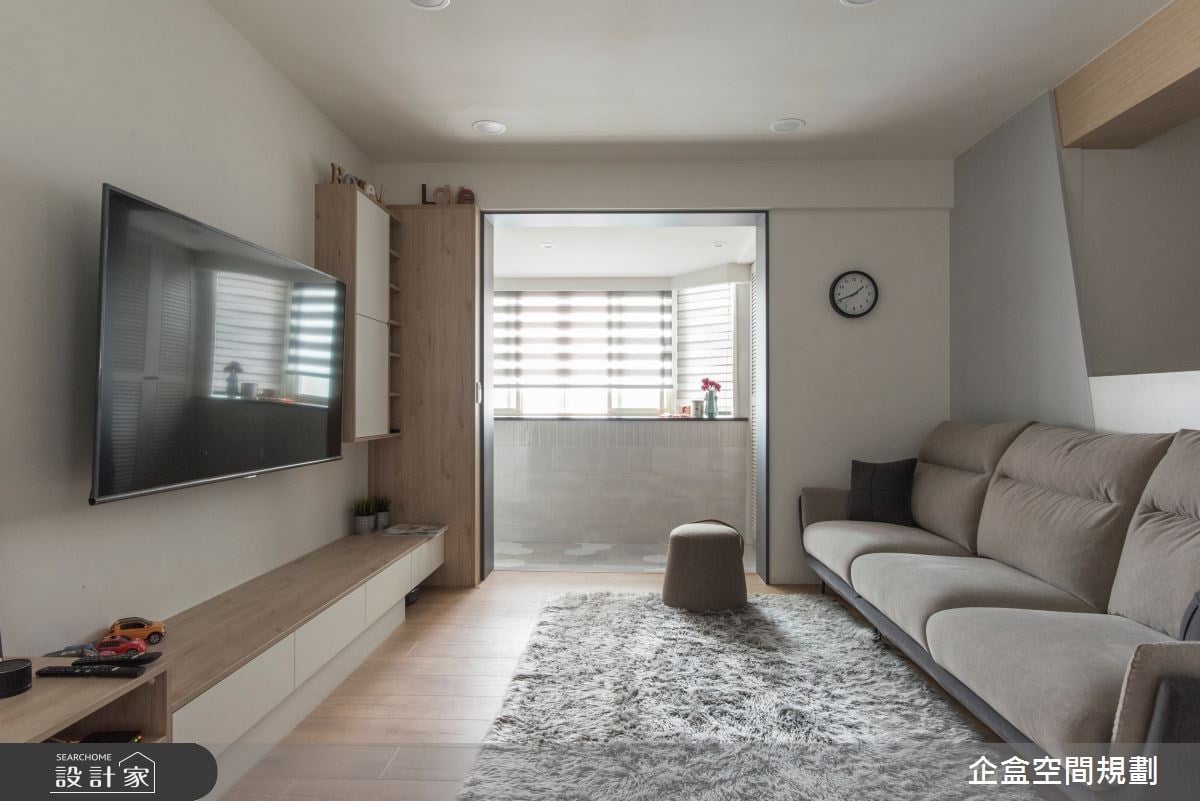 簡約混搭風進駐四口之家！老屋翻新後，成功放大原有的餐廚空間