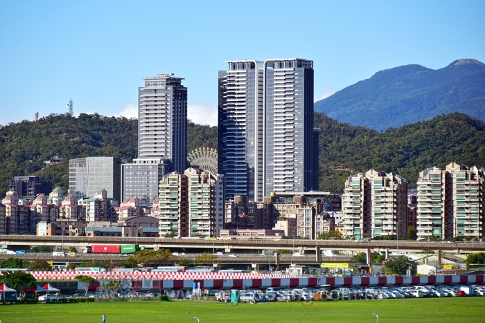 大彎北段開罰　住戶抗議市府失職