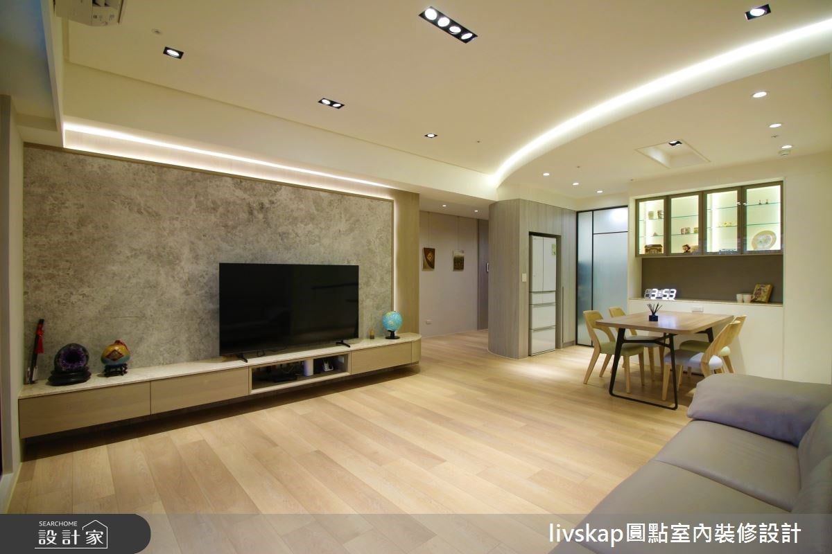 清爽簡約風吹走日常壓力！一抹圓弧畫出吸睛亮點，中古屋化身溫馨四口之家