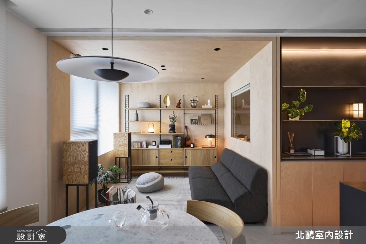 18坪北歐小宅也能享有家庭歌劇院！暗黑中島美廚與展示框景，劃開層次美...