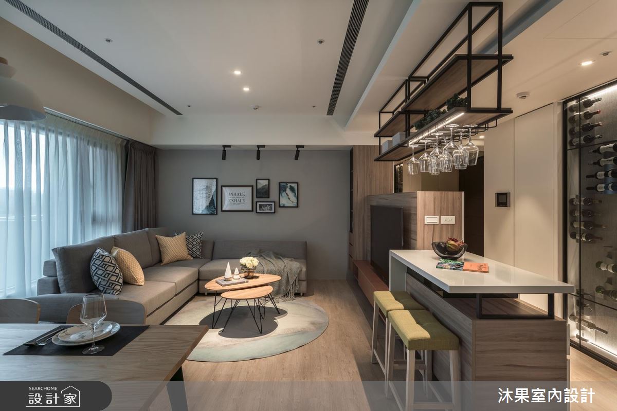 酒櫃化身藝術牆 醞釀簡約風格的芬芳香氣 