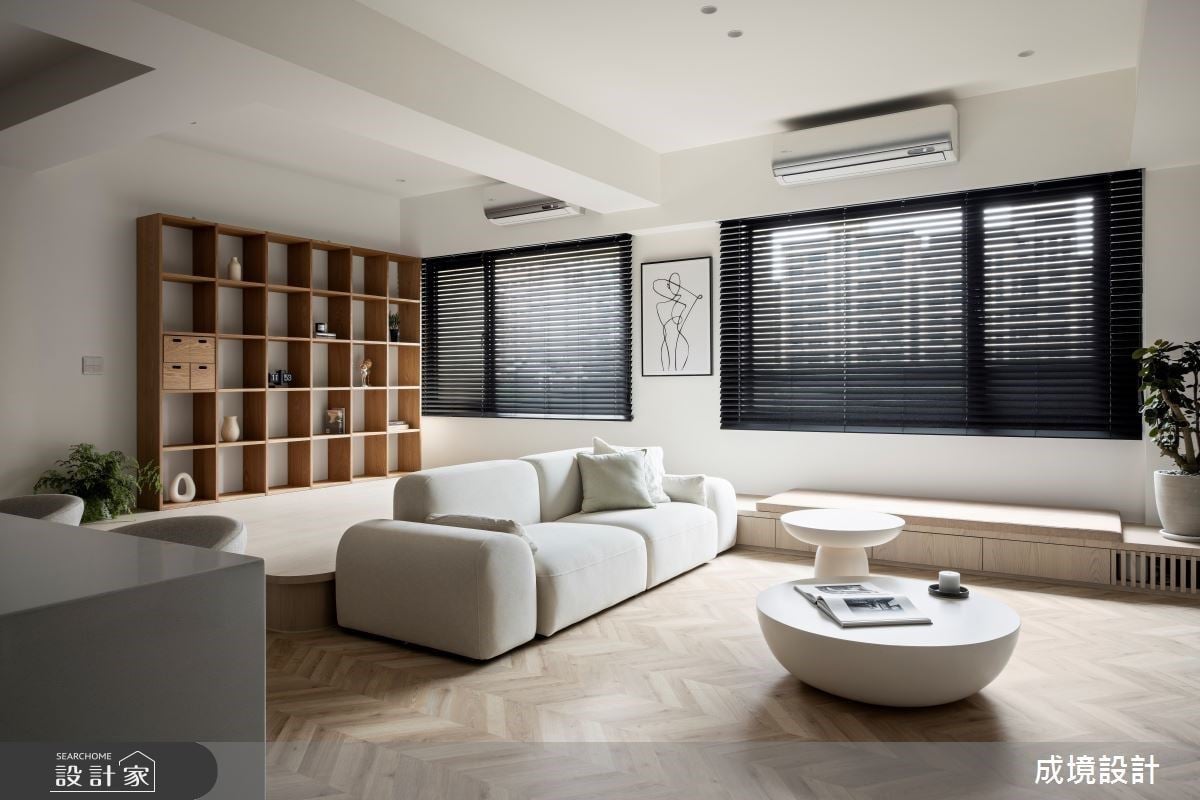 解開新古屋的格局封印!27坪北歐宅以臥榻串聯客廳與書房，打造高互動親子...