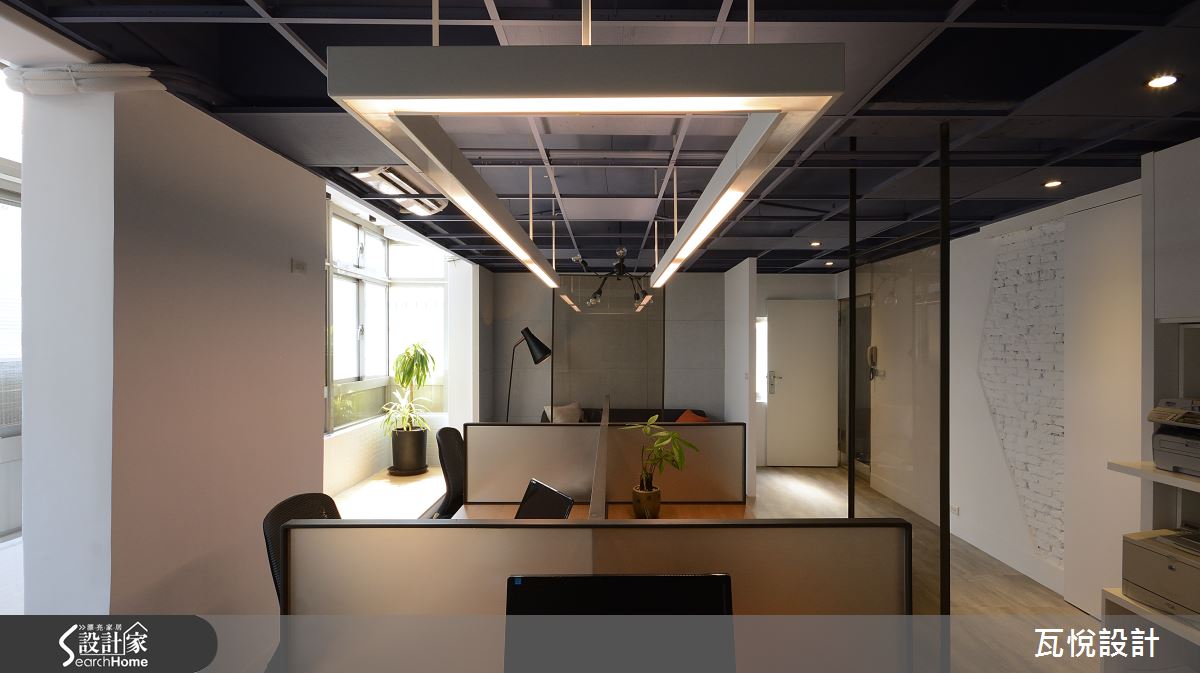  28 坪療癒系辦公室 就愛清新微 Loft風！