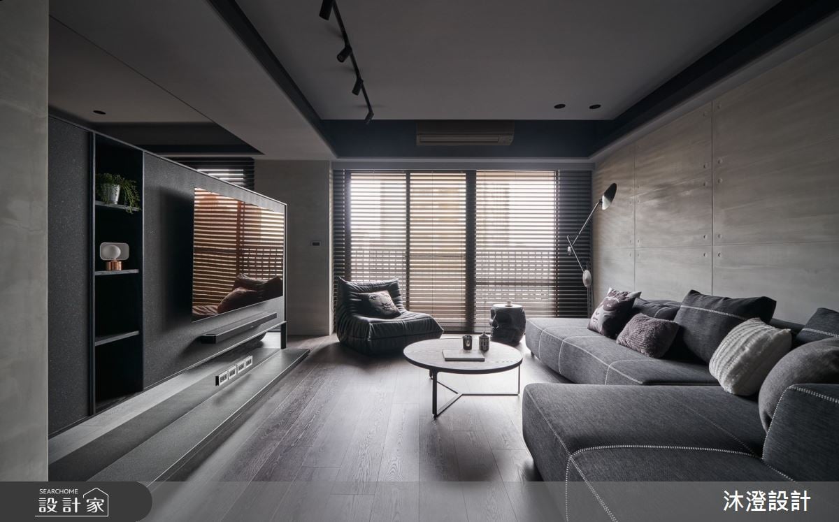 靜謐灰階佐搖曳光影續寫空間故事，60坪中古屋重生治癒系現代宅