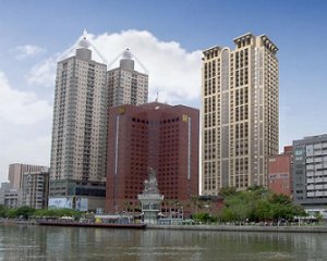 高雄愛河豪宅 每坪50萬創新高