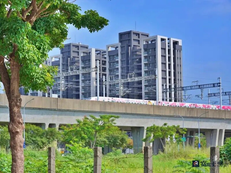 台南房市11月住宅價格指數微降！市場資金動能受管制趨緩