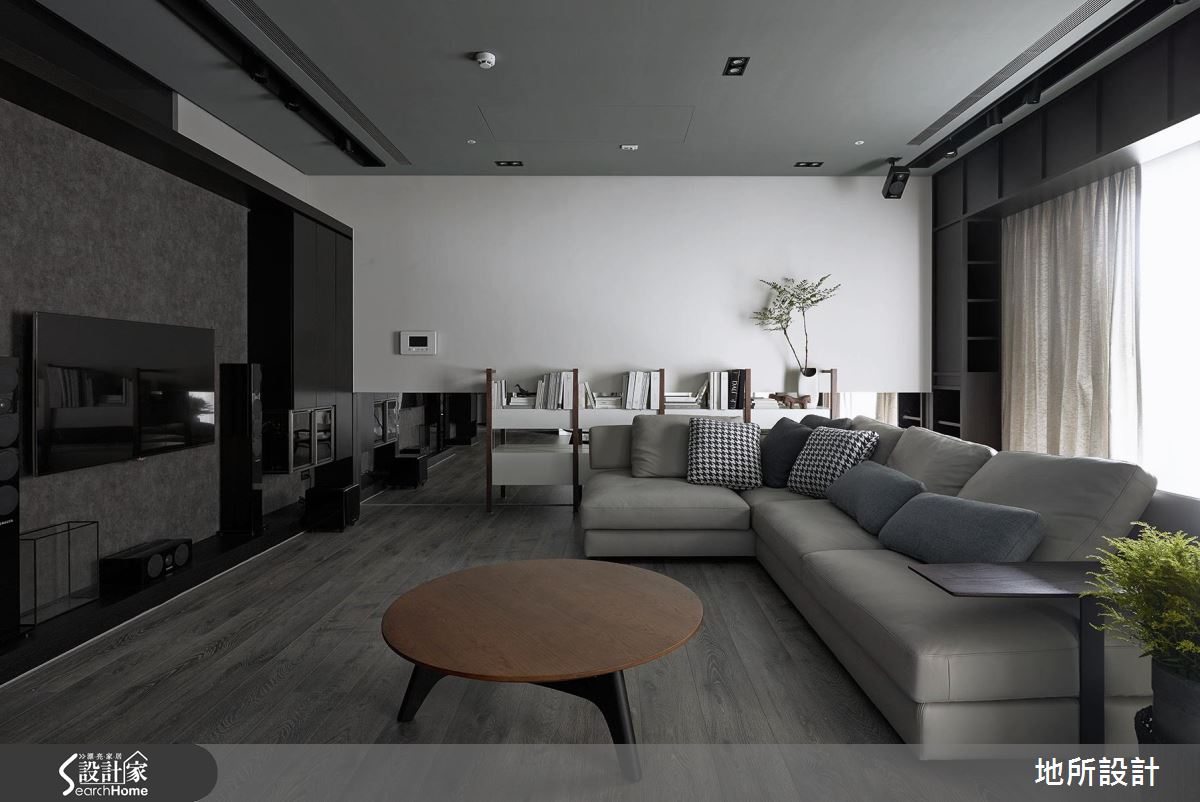 讓客廳轉向！ 擁抱親子生活的 50 坪質感灰階哲學