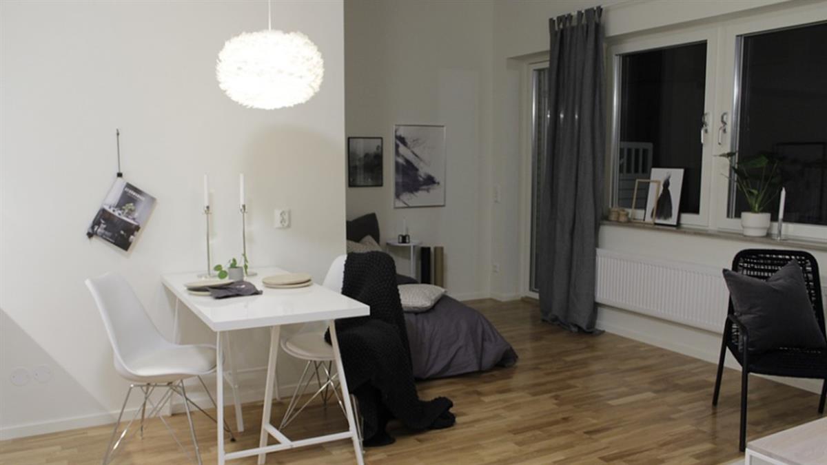 一家3口沒錢租屋蹭住朋友家 「偷牛排A泡麵」被趕出門怨：看清人性