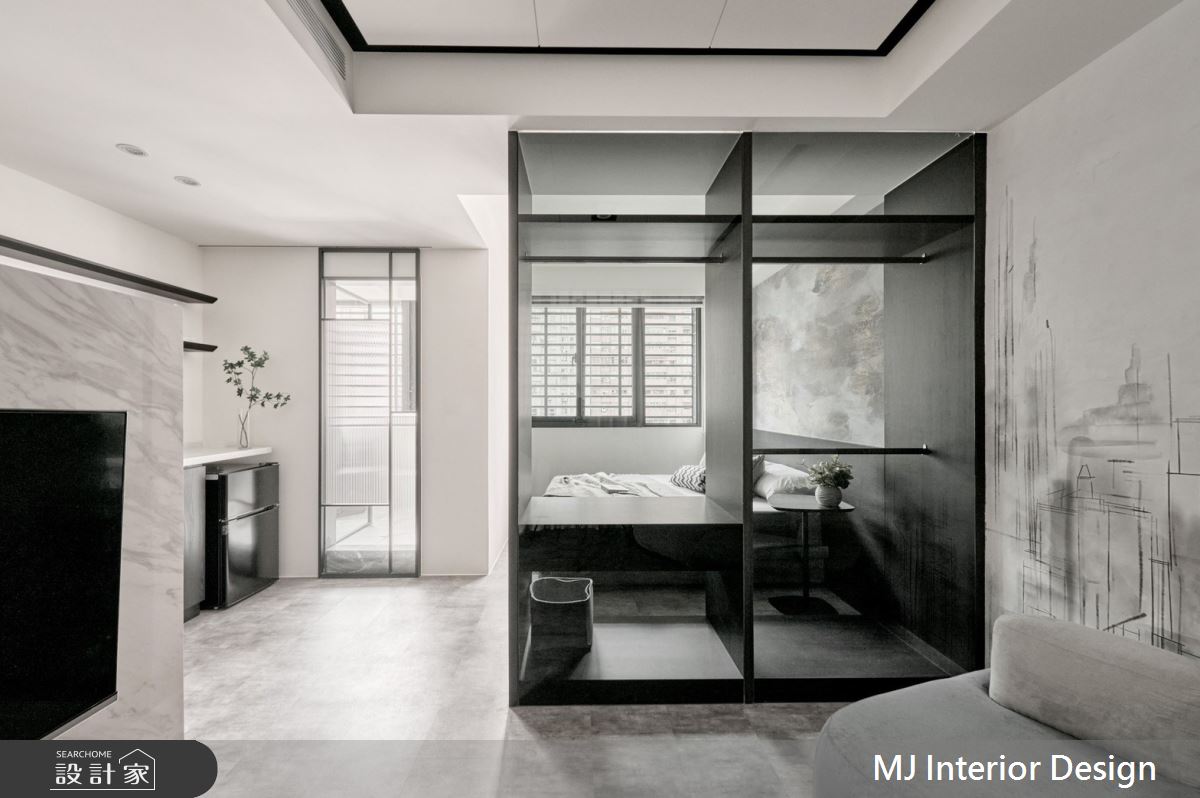 老屋翻新簡約現代宅！半高電視牆、通透感玻璃衣櫃，放大一倍空間