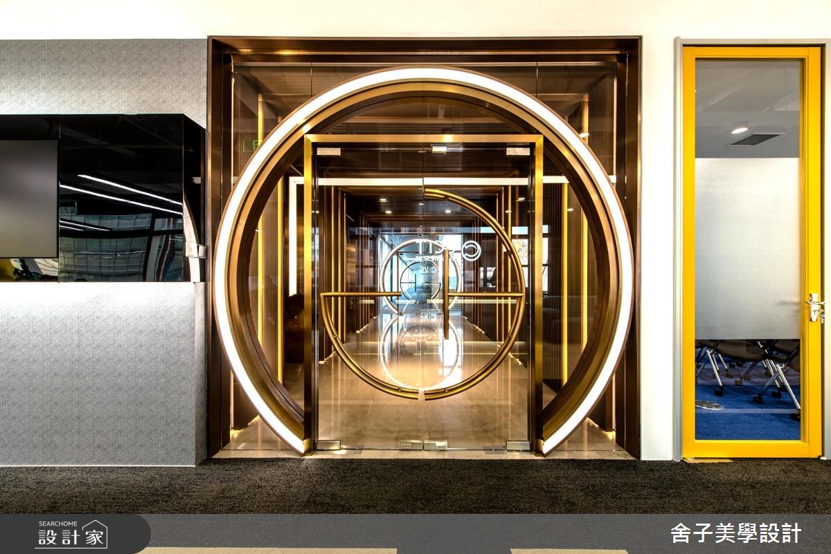 這個商空設計有點潮！設計師把羅馬競技場搬進辦公室