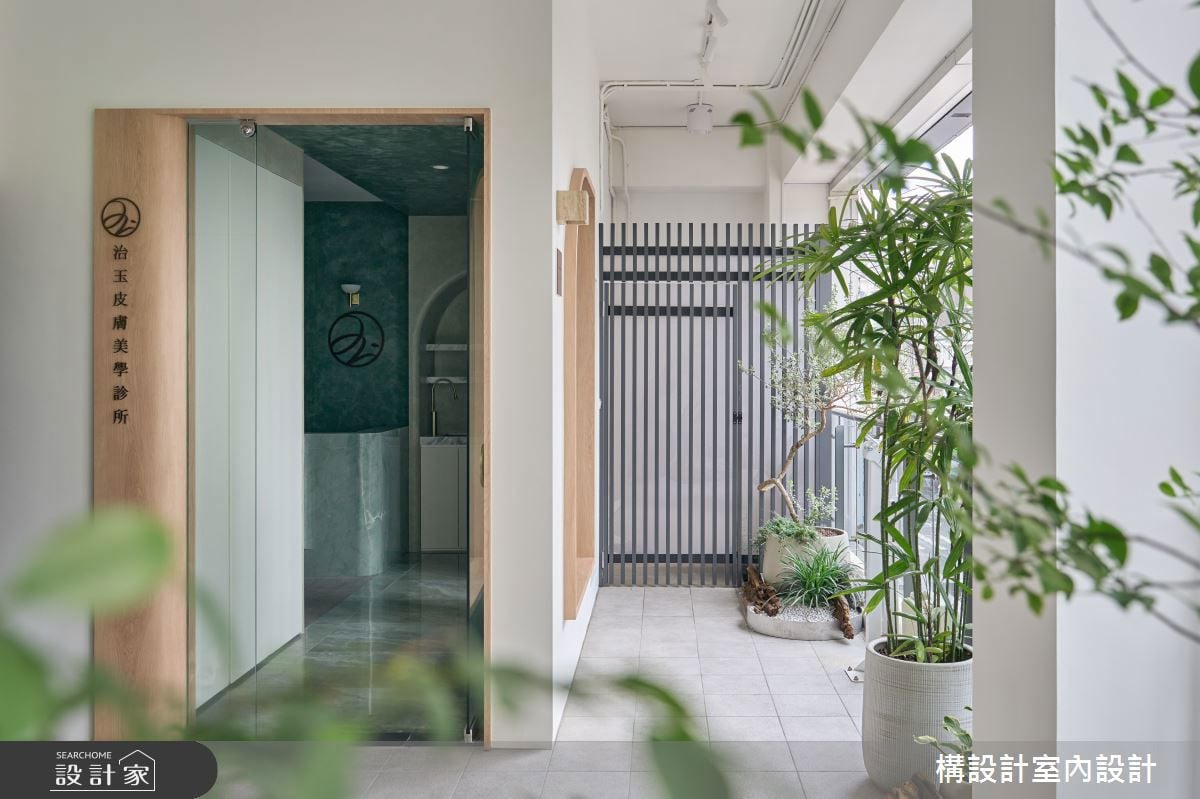 〔開箱影片〕50坪醫美診所的療癒美學！以玻璃引光，搭配奢石呈現輕奢質感美