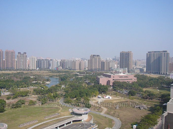 高市推動光電補助及智慧建築認證標章