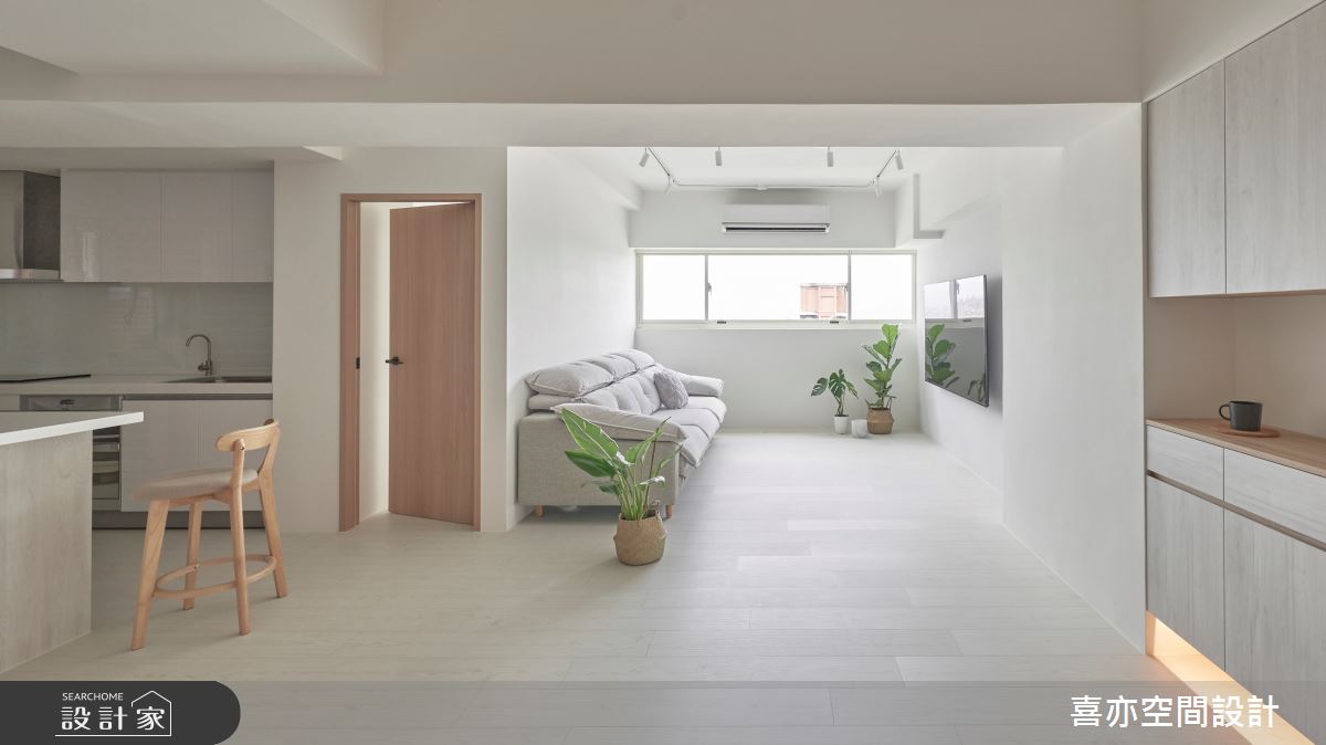 簡約純白主義翻新 20 年老宅！開放美廚、實用收納化解老屋缺陷