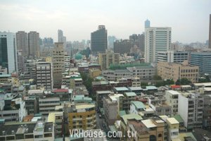 高雄港傳利多 豪宅挑戰80萬