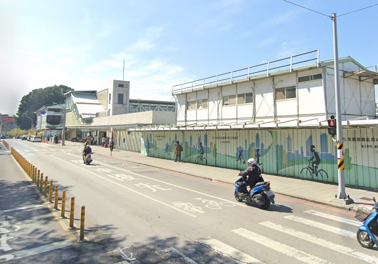 台南車站修了9年還在圍！古蹟變工地，117年才完工？市民：乾脆重蓋比較快