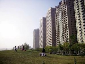 央行維持低利率 房市前景向上升