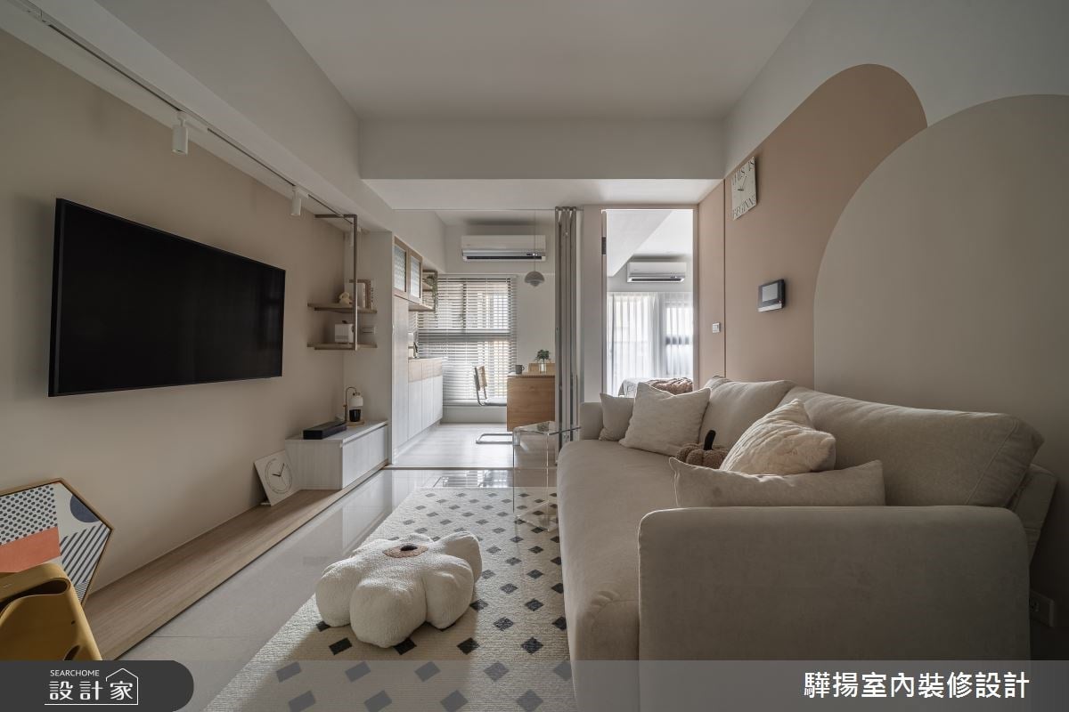 10.8坪完成夢幻奶油風！小宅擁有2房1廳，更以玻璃拉門一展舒適空間感
