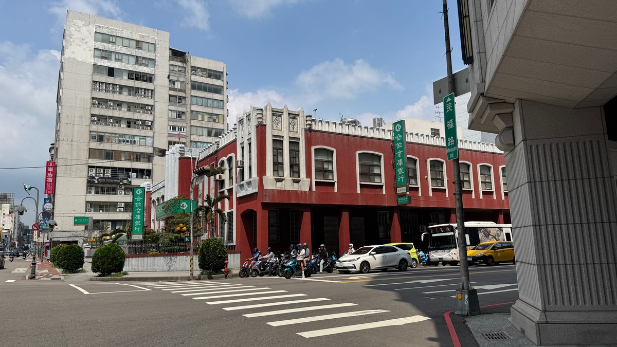 全民開槓桿！雙貸族暴衝42萬人「月增2700人」 央行卻利率連九凍 兩理事...