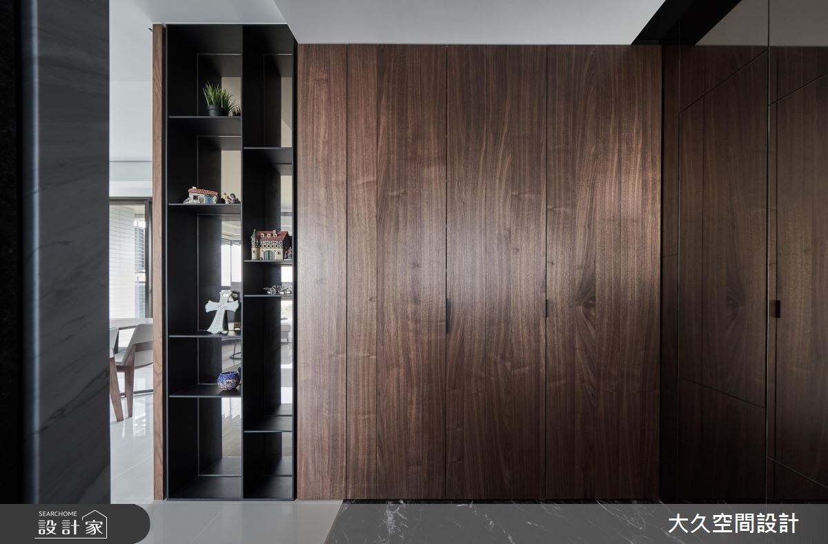 質感石紋搭上好感木作 化身飯店風輕奢家庭房