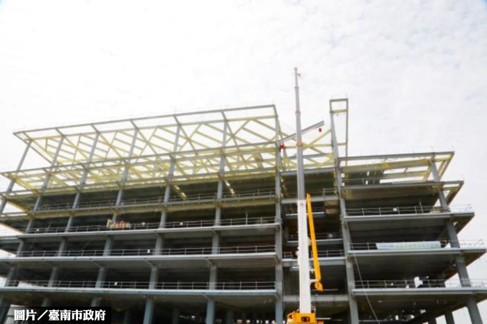 沙崙智慧綠能科聯中心上樑 明年初完工