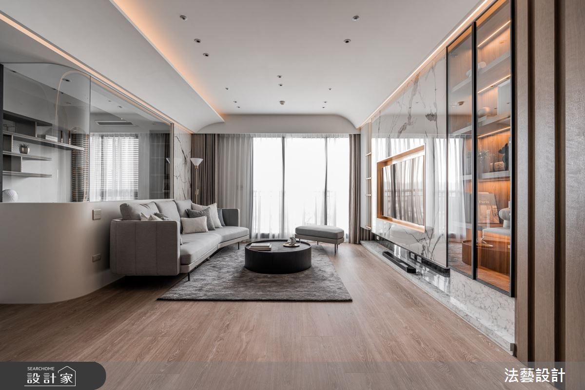 徜徉藍天白雲的愜意生活！玻璃隔間讓空間放大一倍，異材質混搭讓生活增...
