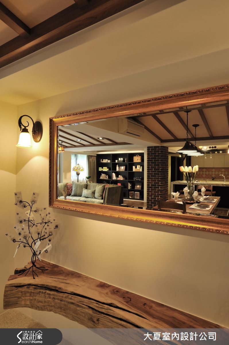 在樹梢間輕靈漫步 城市裡的 44 坪英式鄉居風景