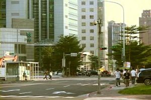 五年漲八成 內科西湖段狂飆