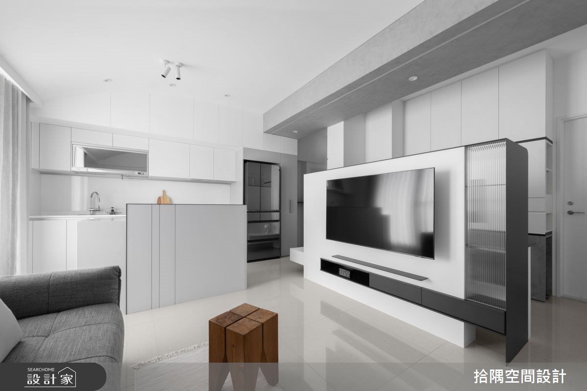 用簡約純白留下無盡想像！14坪小型預售屋，竟有獨立書房、中島餐廚設計