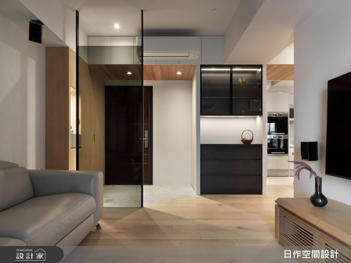 訂製小家庭的快樂時光！客變光感客廳、機能美廚都在 17 坪日系無印風居家