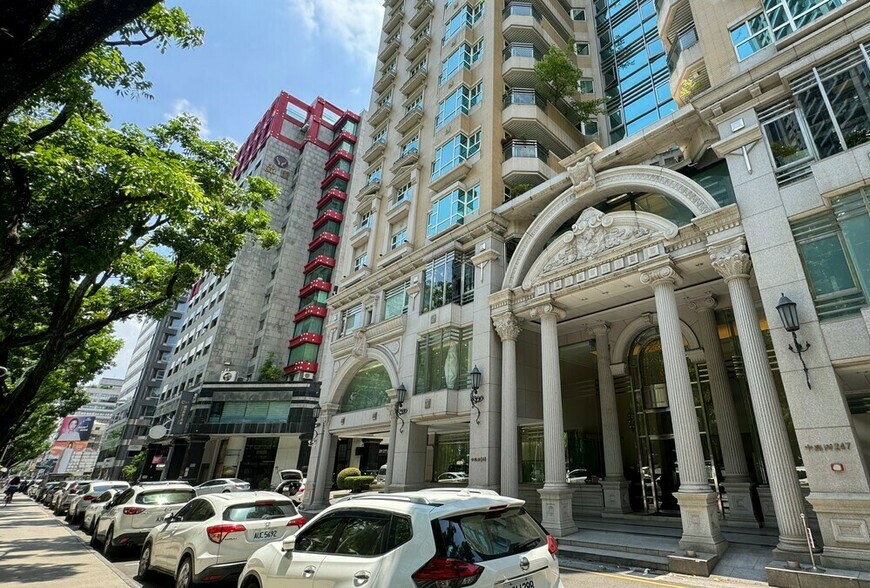 房市被點名「貢獻低」？央行鷹策引產業不滿 專家 養大的巨嬰誰來帶!?