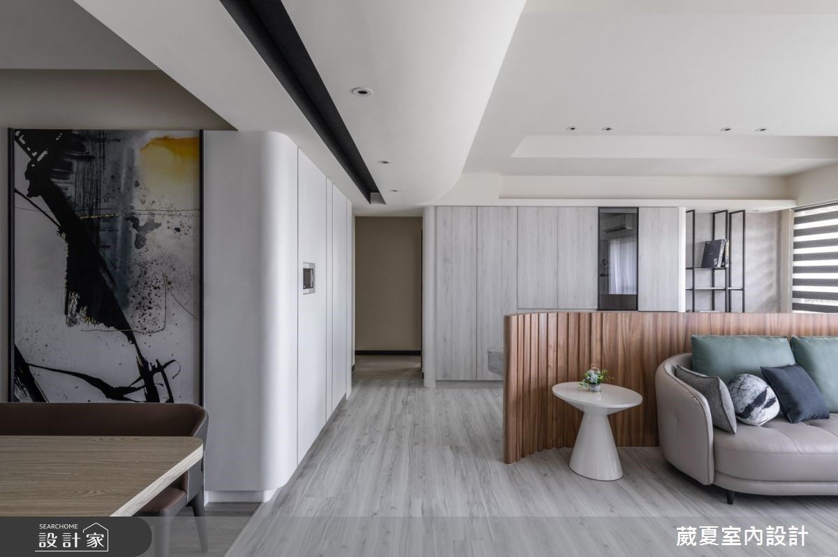 理性黑白VS.感性弧面！66坪時尚現代宅，一展大器視野與人文品味