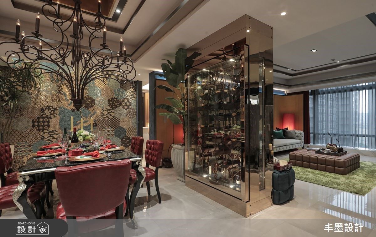 現代生活浮世繪！中古屋訂製屏風酒櫃創造過場，特色壁紙詮釋夫妻見識的...