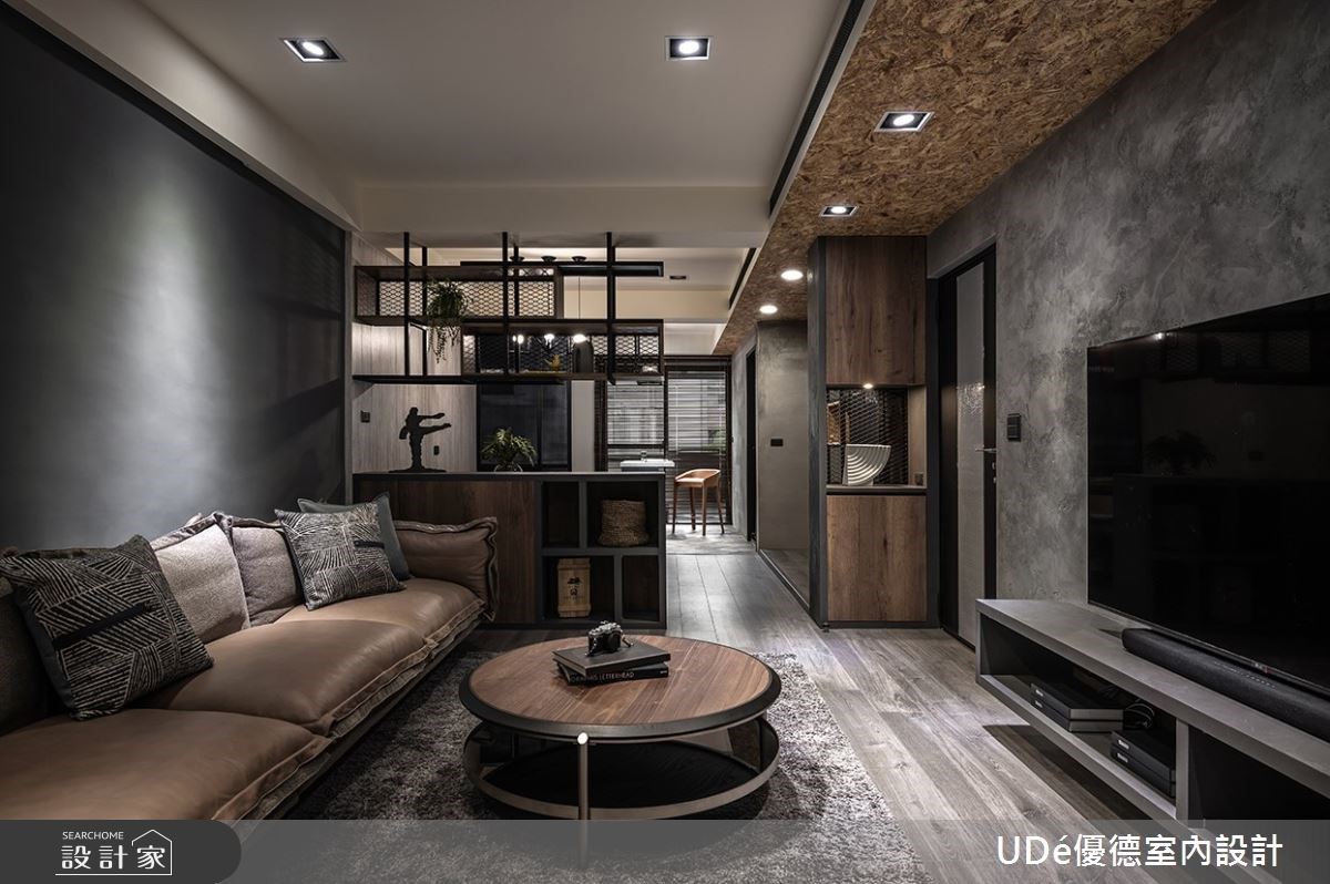 訂製鐵件重置 40年 長型老屋格局！玻璃拉門劃出臥室裡的日光小書房