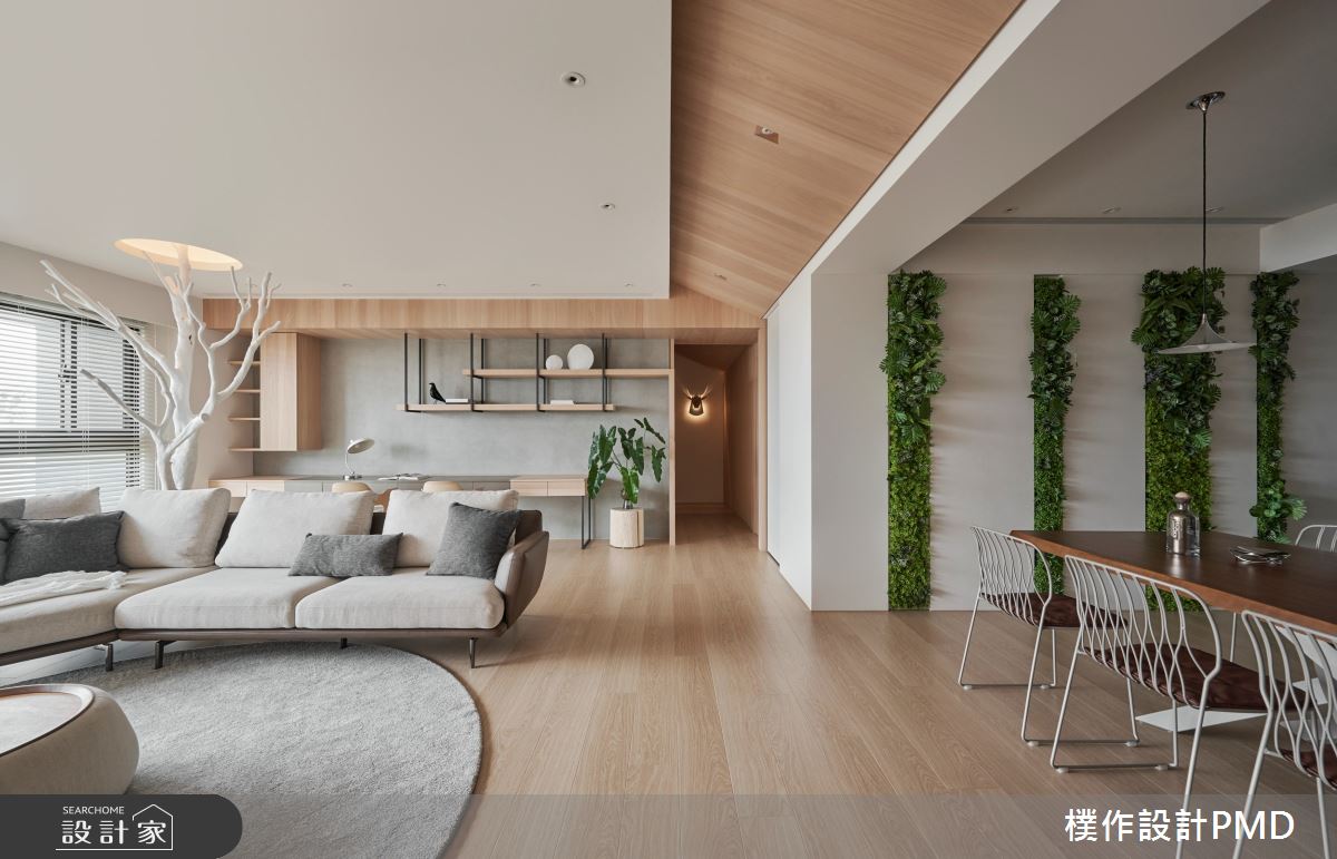 探訪一家四口的北歐度假木屋! 斜屋頂、植栽牆、白樹幹打造清爽無壓的居家