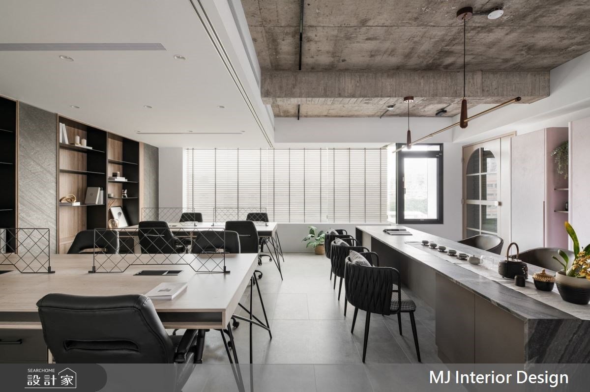 32 年老屋翻新大作戰！礦物塗料和沐薰漆入設計，綠裝修把老宅改造成現代...