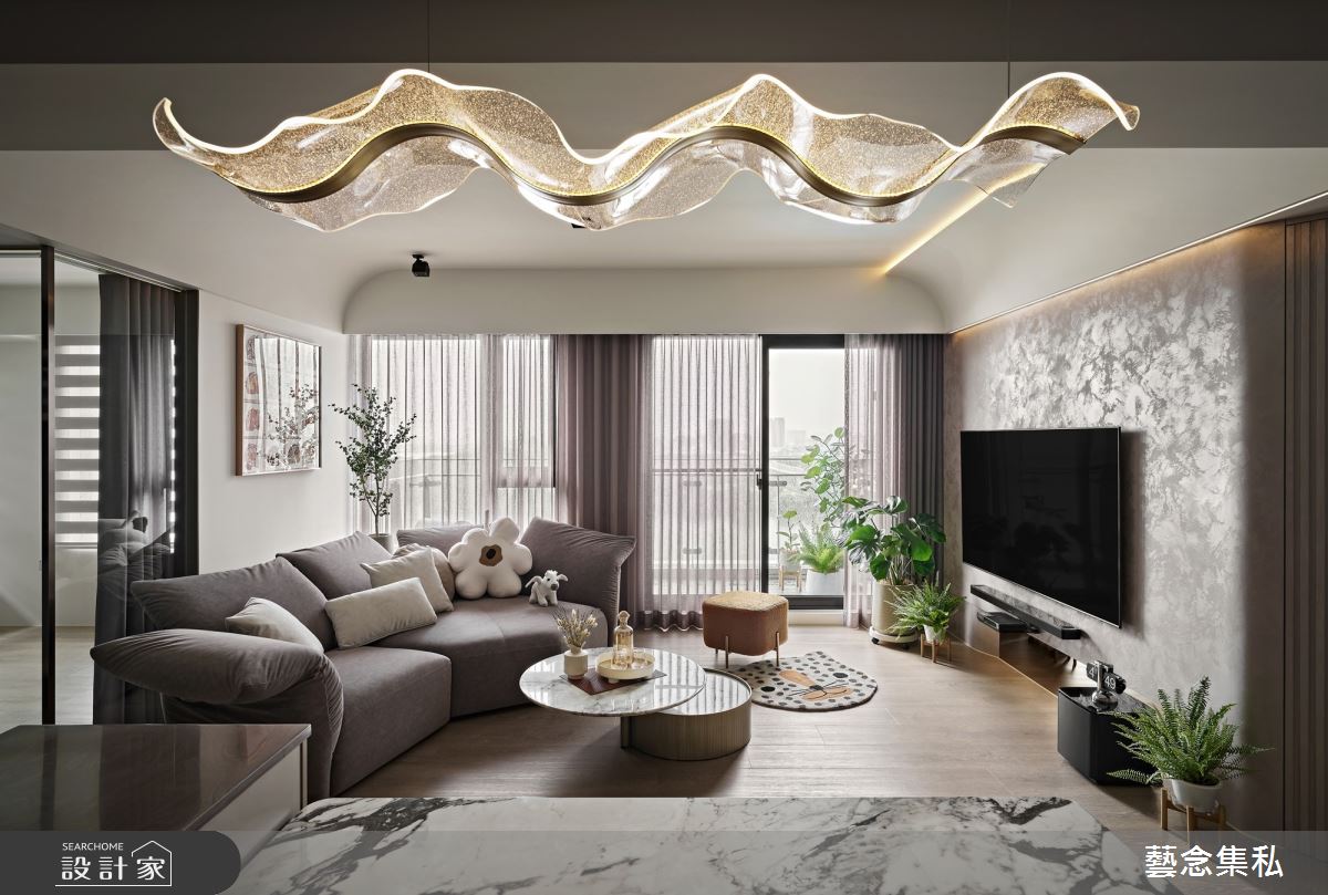 迷人的色彩運用的30坪毛胚屋，融入優雅現代風和開闊空間感與親友共享歡...