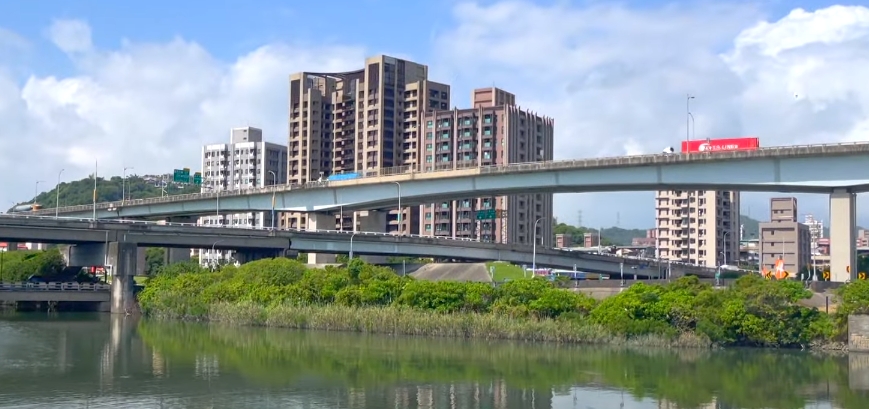 直擊五股夏綠地新倉儲！半自動設備效能提升5成