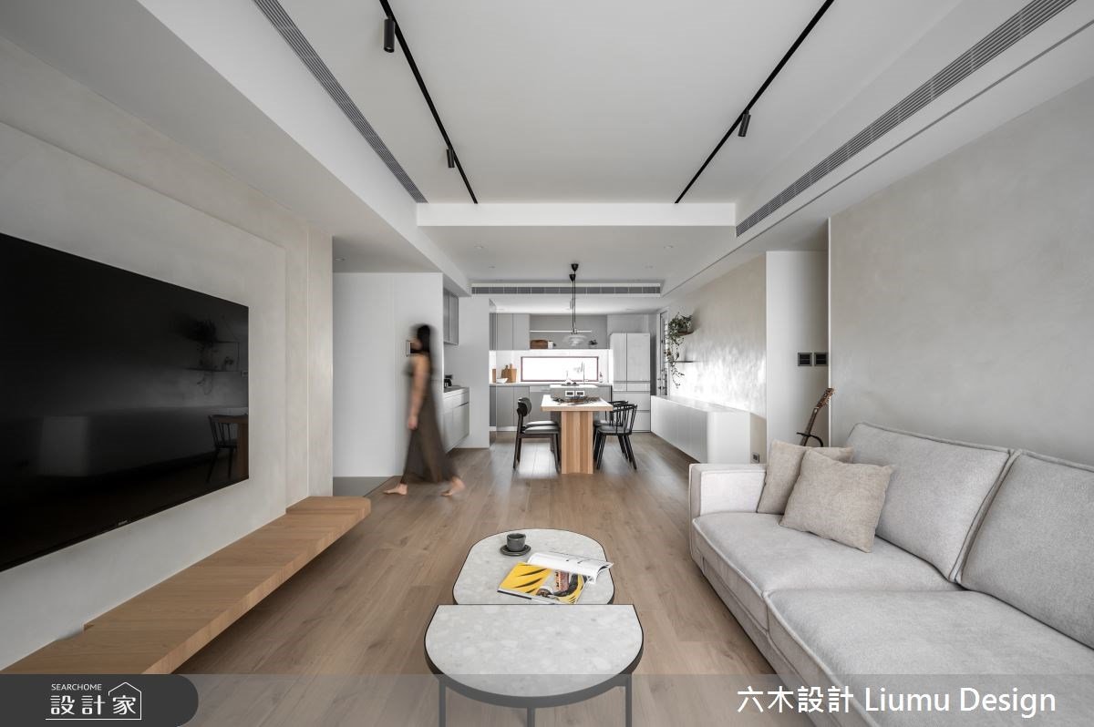 中古屋改造只留下需要的！中島升級餐廚機能、藝術塗料營造侘寂風客廳，...