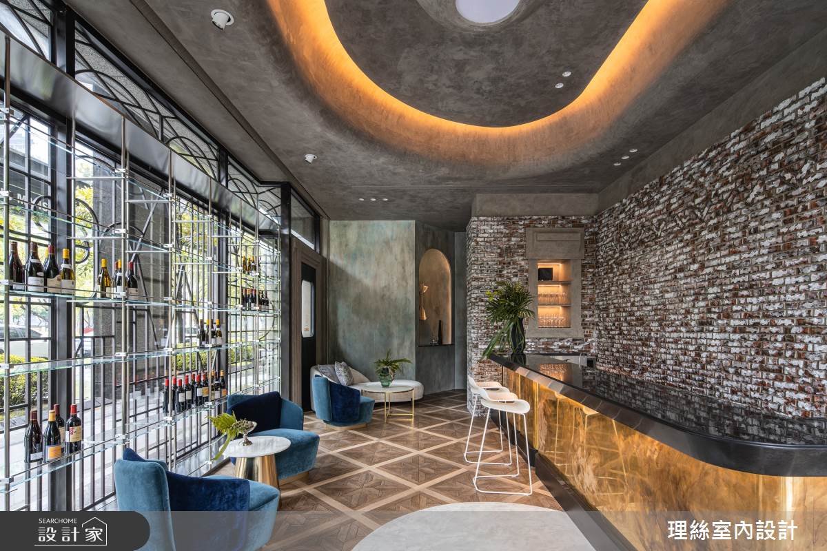 沉浸百大酒窖勃根地般細緻氛圍！讓材質、光影、窗花，特調風味獨具電影章節