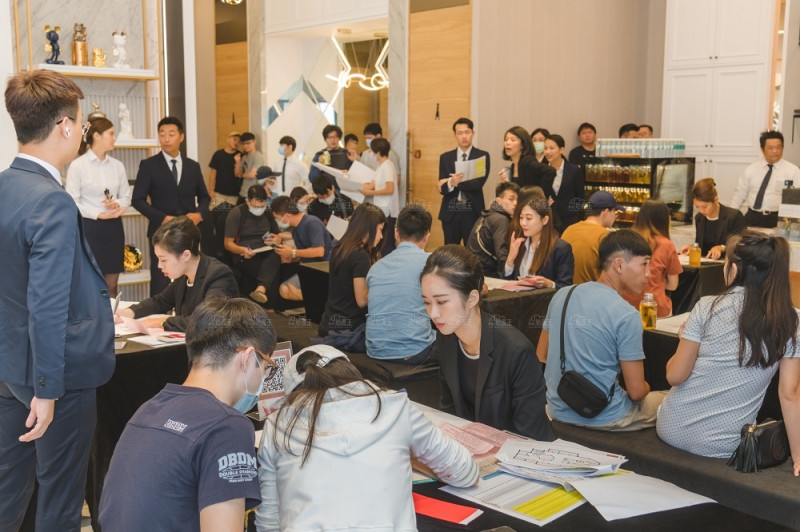 丞石The Queen 10年防水保固+72小時售後完修服務 開賣首日熱銷